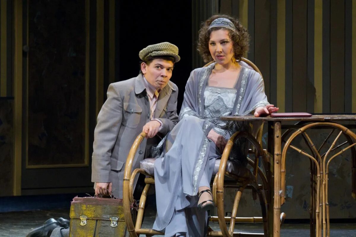 театр у моста золотая маска. пьеса зойкина квартира 1926. зойкина квартира михаил булгаков спектакль. зойкина квартира театр драмы. спектакль зойкина квартира театр эрмитаж.