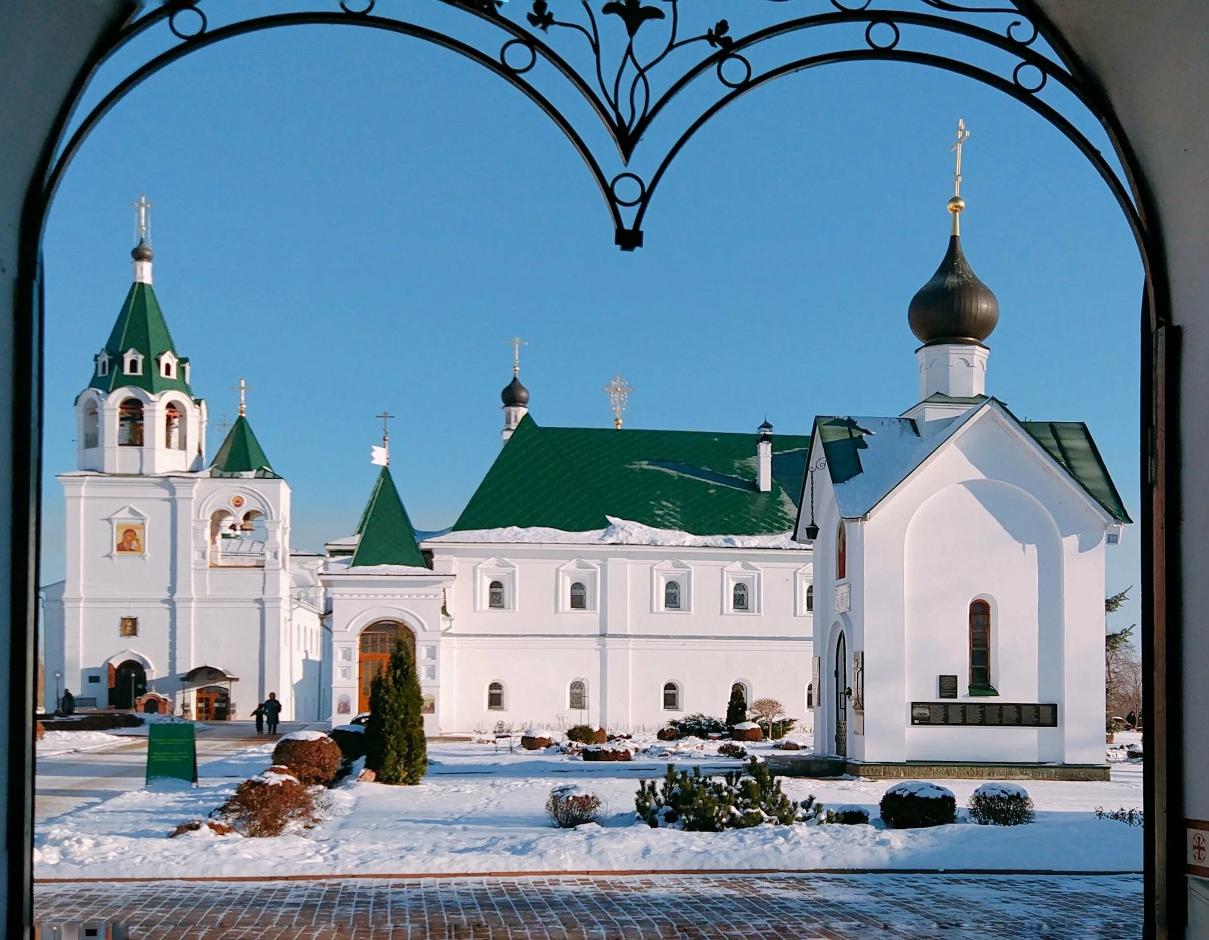 Святыни культур. Серпухов монастырь Высоцкий мужской монастырь. Спасо-Яковлевский монастырь в Ростове Великом. Руси святыни Муром.