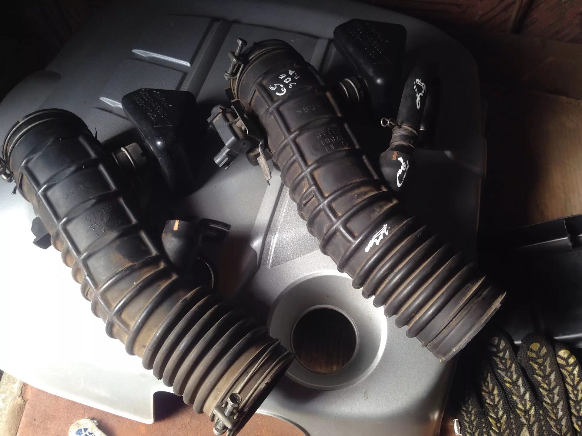 Гофра дроссельной заслонки ниссан. Гофра дросселя. Е39 гофра дроссельной заслонки артикул. Гофра дросселя. Патрубок дроссельной заслонки бмв е34.