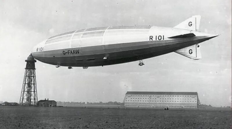 Р 101 и р 2. R101 дирижабль интерьер. причальная мачта для дирижабля. r101 дирижабль крушение. причаливание дирижабля.