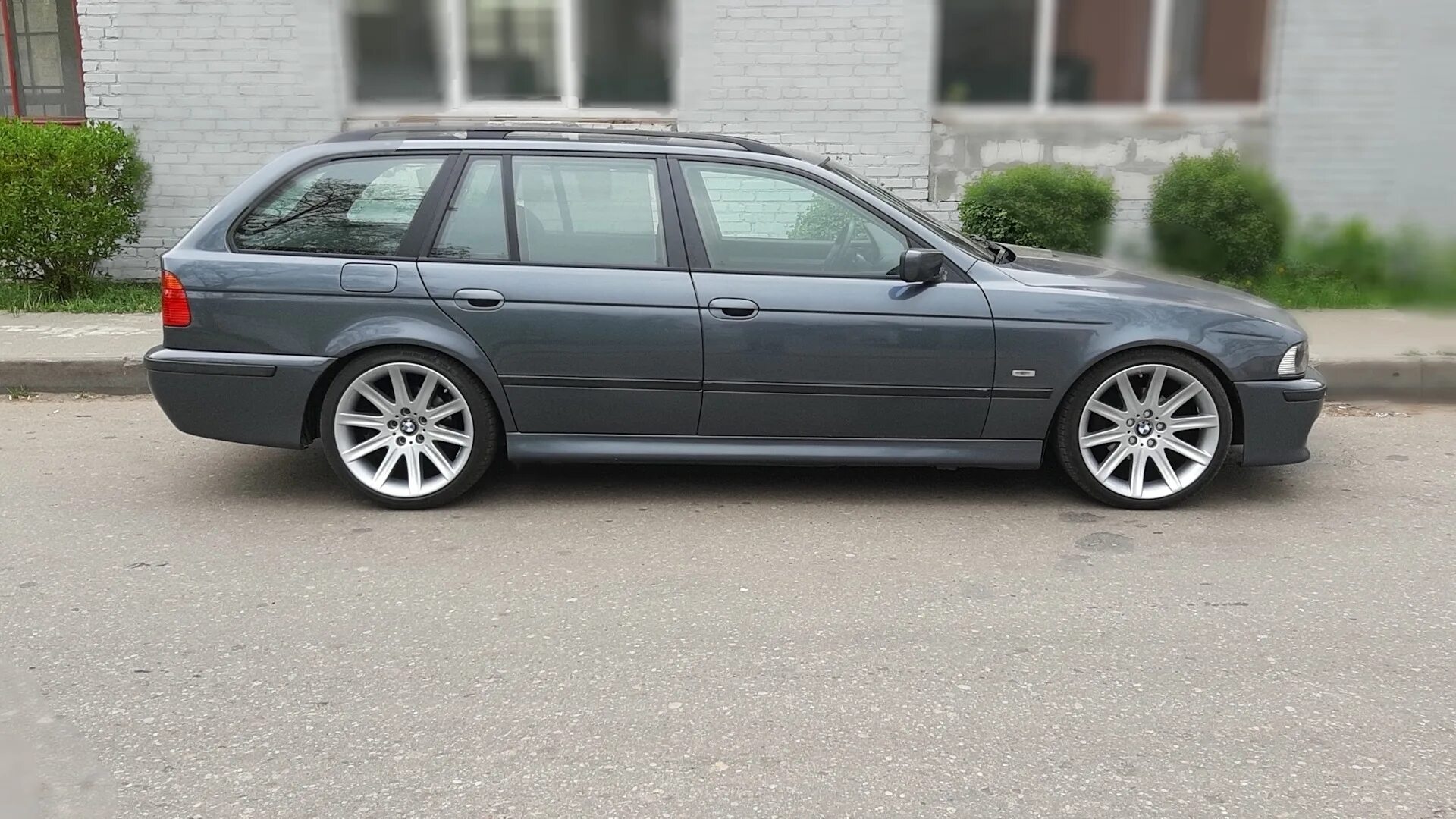 Бмв арбузы. BMW e39 95 стиль. Е39 Touring 95 стиль. БМВ 39 туринг 95 стиль. Диски 95 стиль на БМВ е39.