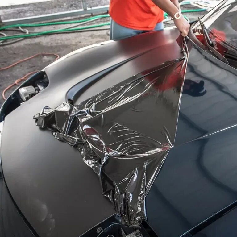 Сколько сохнет жидкая резина. Жидкая резина plasti dip. Жидкая резина кислотостойкая. Жидкая резина в ведрах. Диски покрашены резиновой краской.