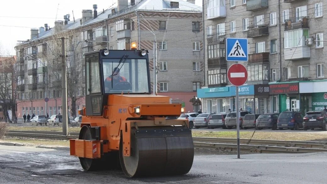 Барнаул ремонтная. Дорожная служба. Дорожные службы Новосибирска. Ремонт дорог Барнаул. Трамвай.