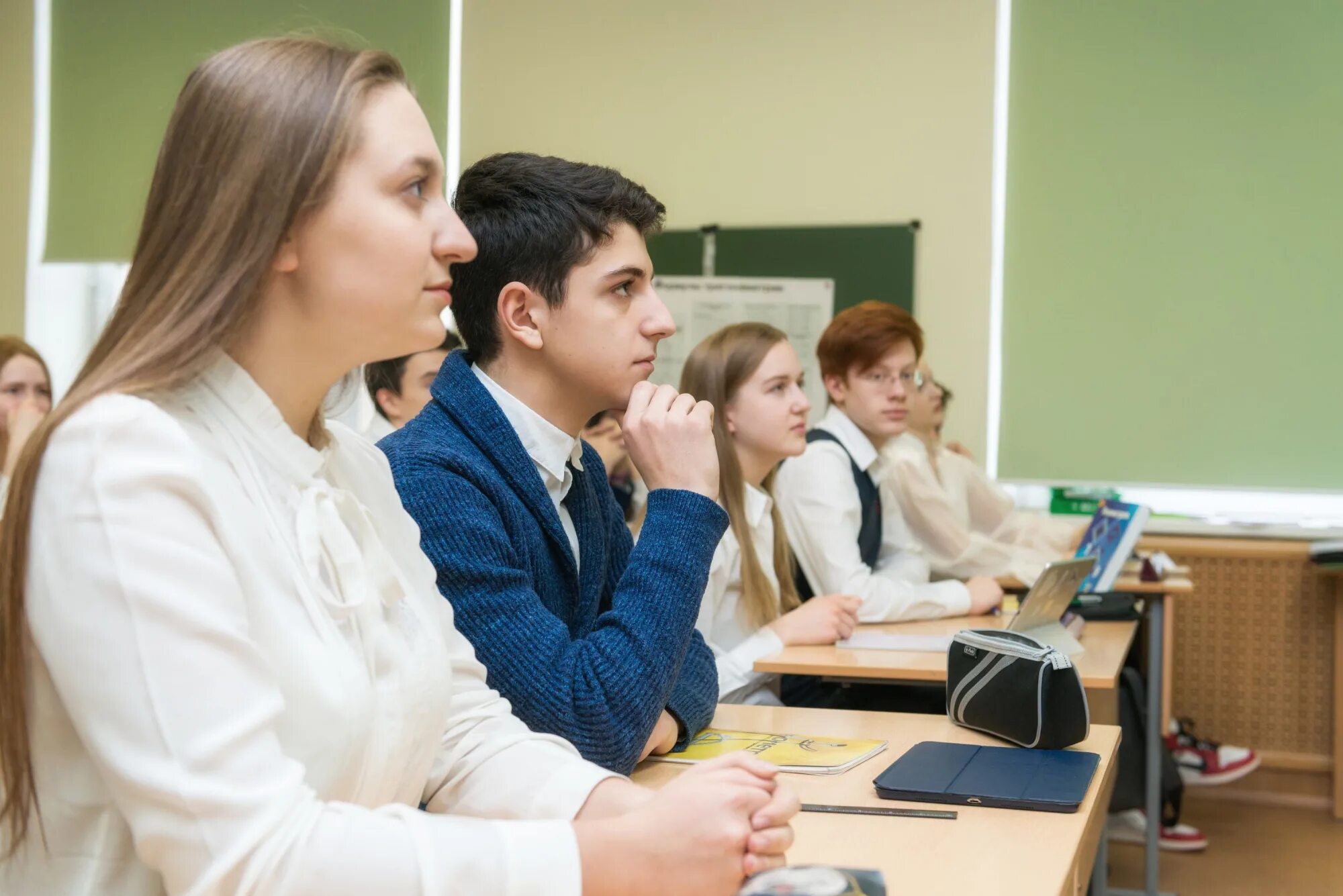 Международная школа современного образования. Русские школьники. олимпиада в школе. школьная олимпиада фото. современная школа егэ.