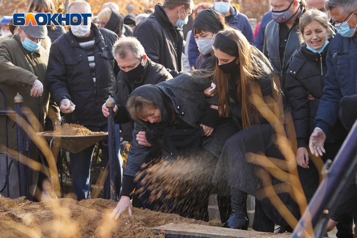 Простились с погибших детей. Простились с погибшими убийст.