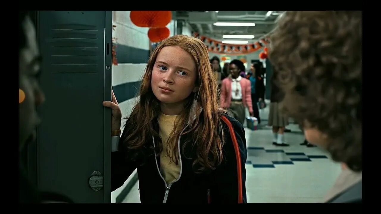 любимая песня макс из очень странные