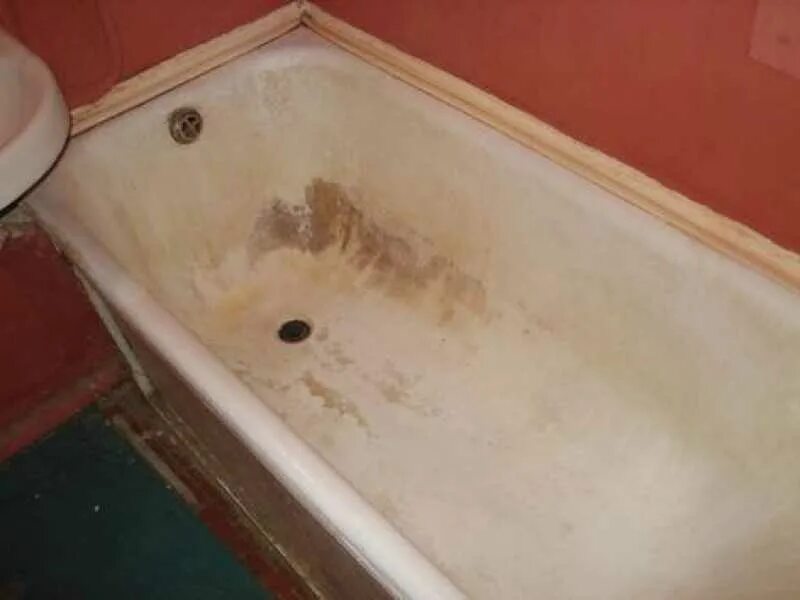 Чем очистить чугунную ванну. Старый чугуннные ванны. Грязная ванна. Ржавая ванная. Старая грязная ванна.