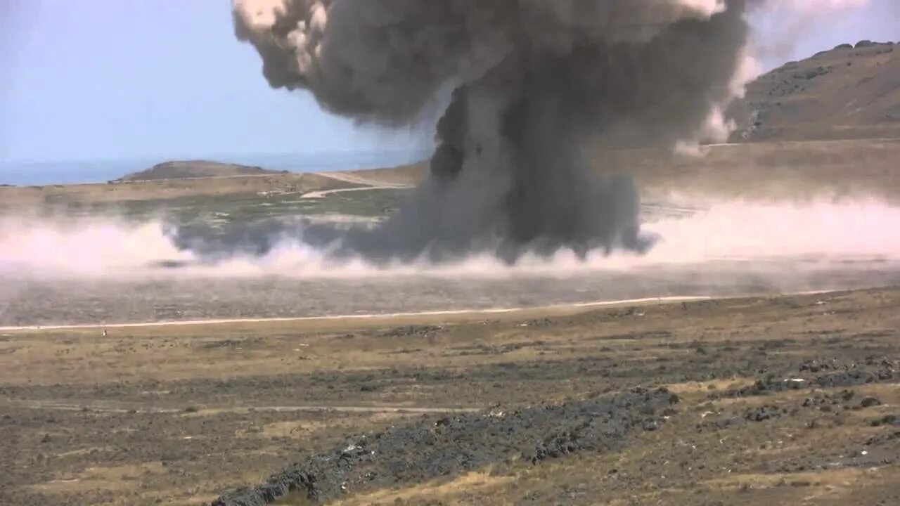Ударная волна видео. Ударная волна ядерного взрыва. Взрывная ударная волна это. Ударная волна ядерного оружия. Ударная волна 50 кпа.