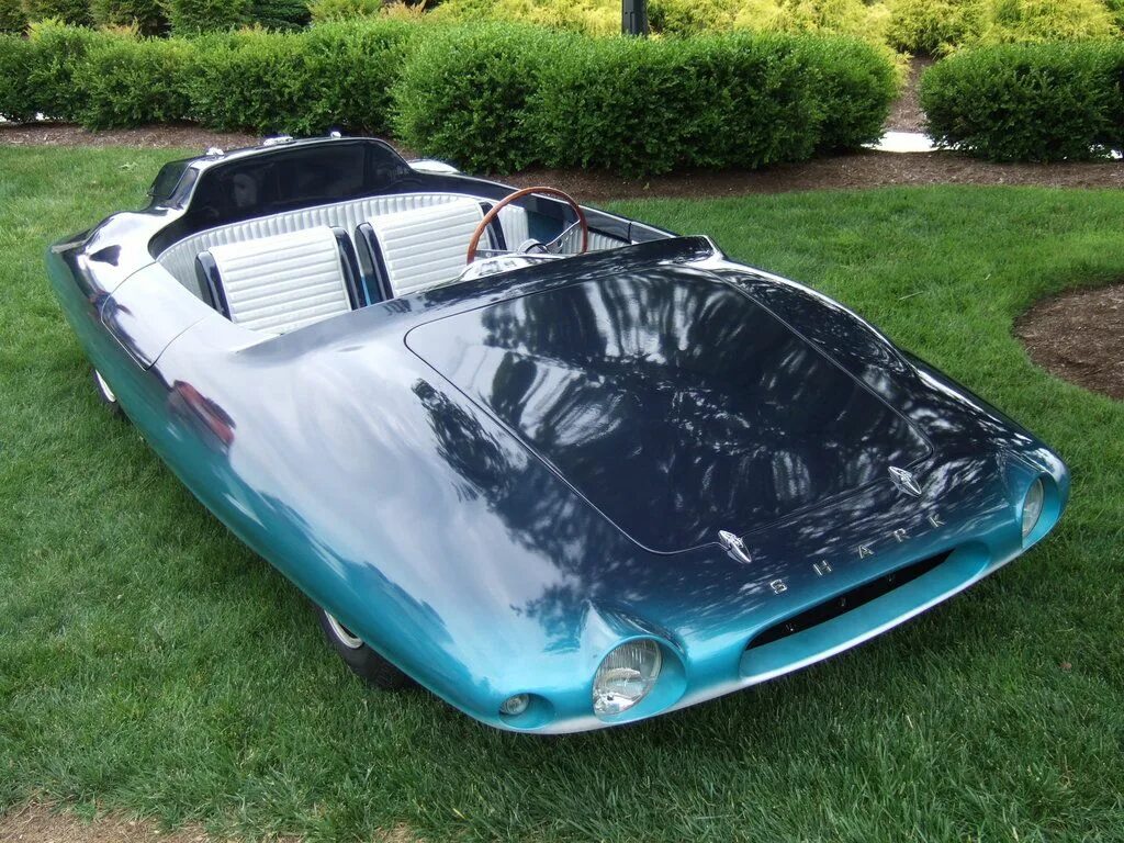 Необыкновенная машина. 1962 El Tiburon Shark Roadster. Родстер Шарк. Машина Шарк Роадстер. 1962 El Tiburon Roadster (the Shark) – a Fiberglass Classic.