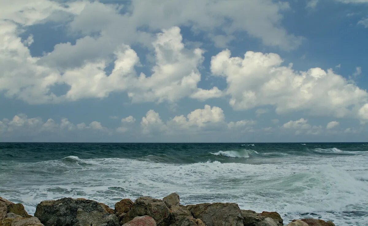северное побережье средиземного моря. вода в море сейчас средиземное. море альборан. волны в кемере. ушло море в турции.