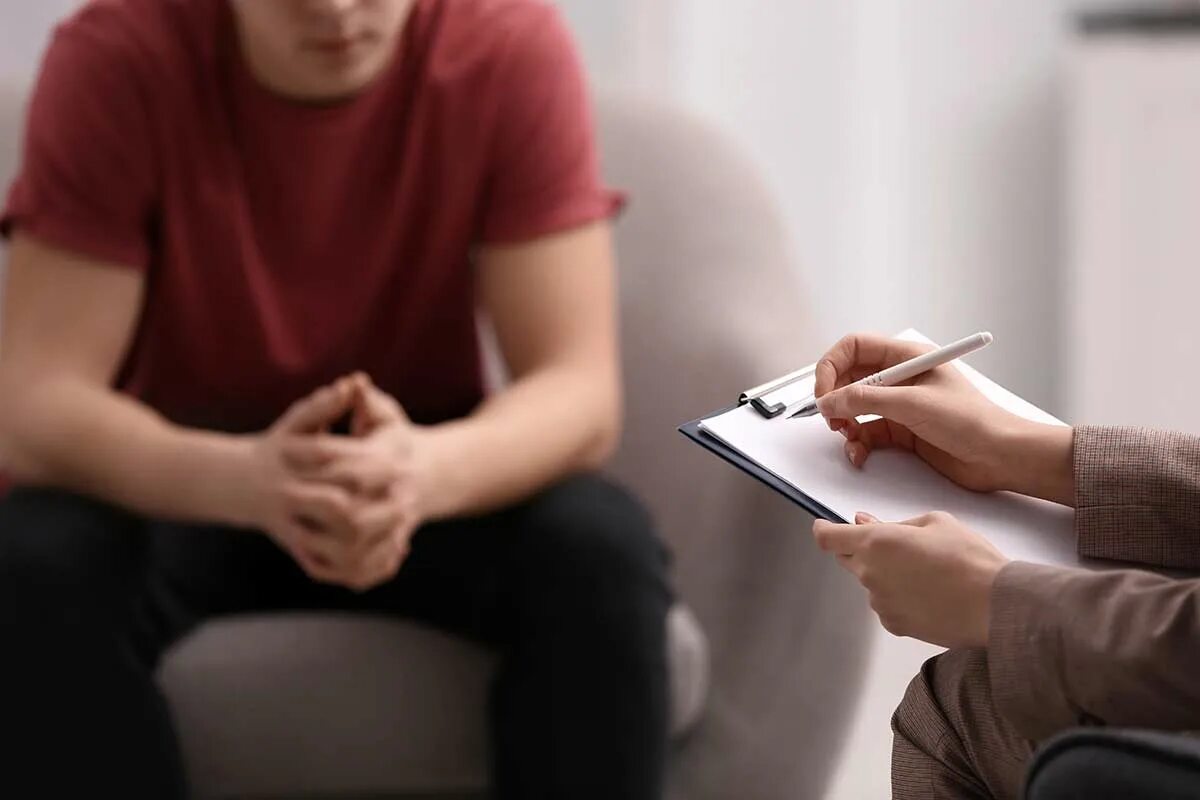 Прием у психолога фото. Seek treatment. Mental health statistics. Seek treatment. Головная боль казашка.