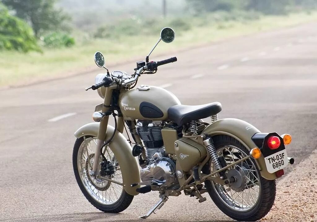 Мотоцикл роял энфилд купить. Мотоцикл Royal Enfield Bullet 500. Роял Энфилд мотоцикл. Мотоцикл Royal Enfield Classic 500. Мотоцикл Роял Энфилд Классик 500.