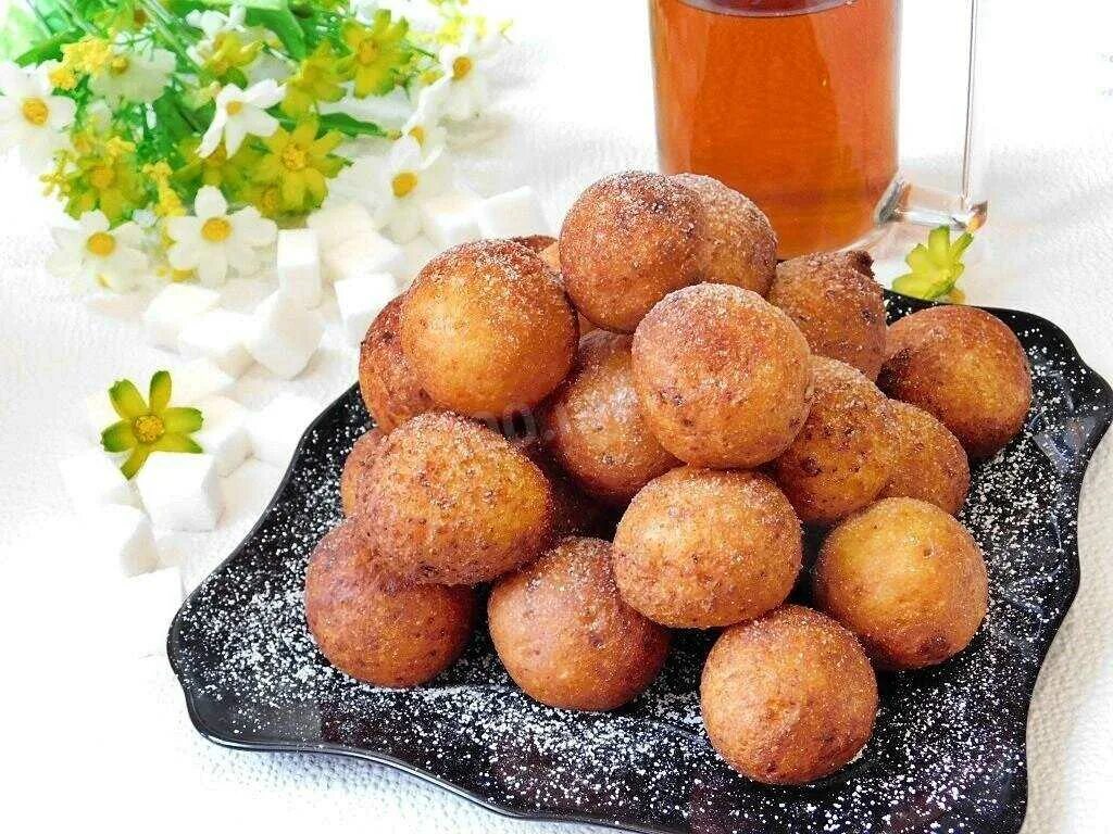 Рецепты жарки в масле. Рецепты жарки в масле. Жареные шарики в масле. Рецепты жарки в масле. Круглые творожные шарики.