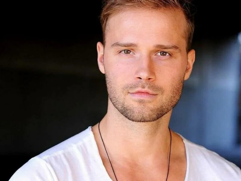 алекс топольский. холостяк на тнт 2022. александре гранкове. холостяк 2023. алекс топольский холостяк 2022.