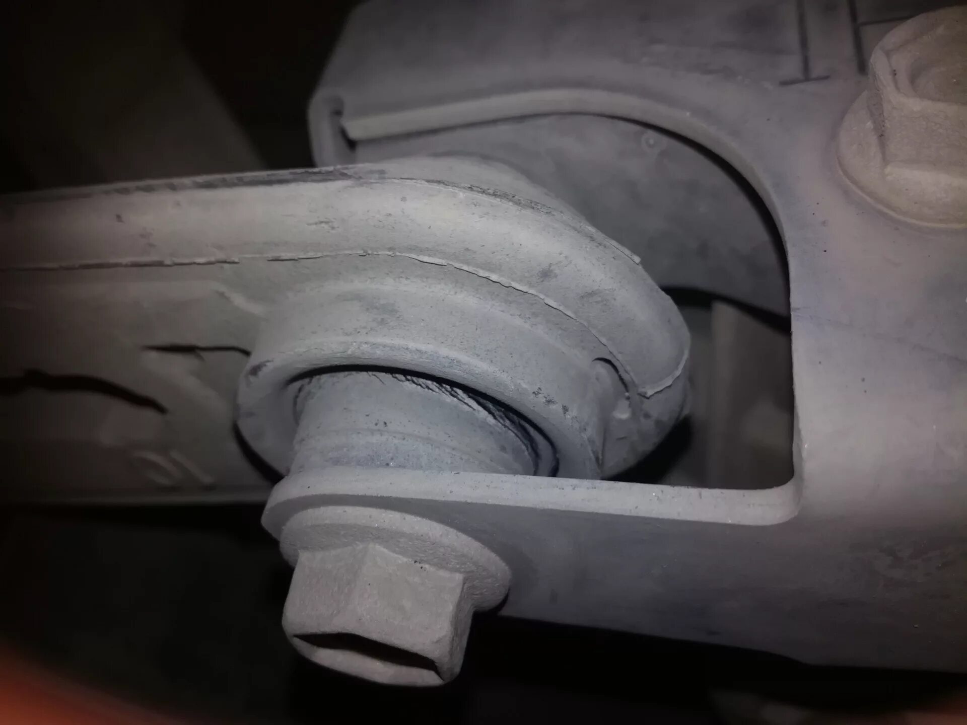 Кия сид вибрация на холостых оборотах. Причины вибрации. Вибрация двигателя на холостых рио 2. Задние колодки ваз направляющие пальцы. Биение при торможении.