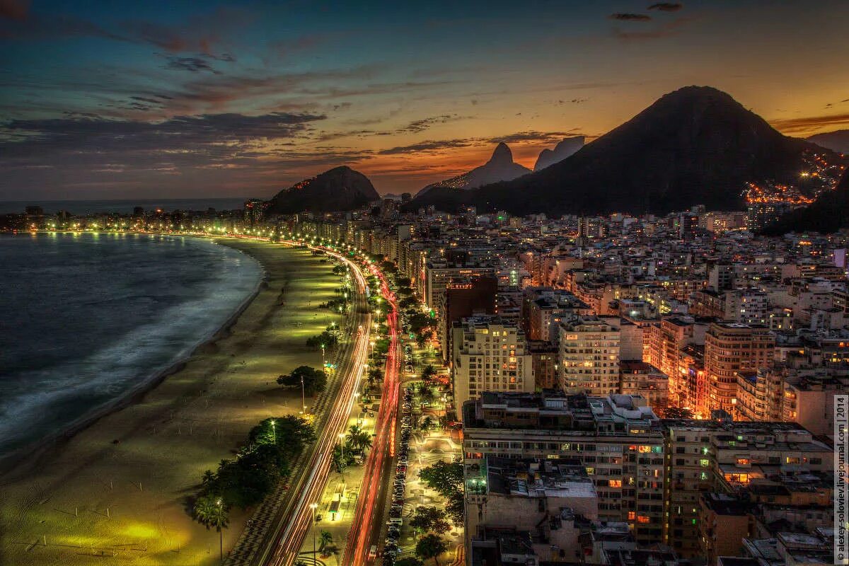 Rio d. Бразилия Рио де Жанейро. Рио-де-Жанейро (город в Бразилии). Рио де Жанейро ночной город. Рио де Жанейро вечером.
