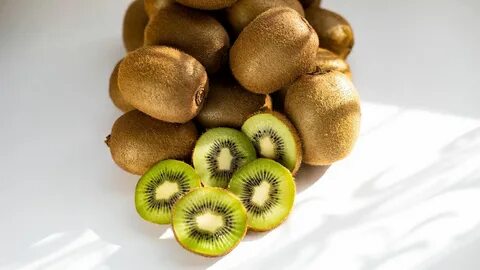 Полезна ли кожура от киви