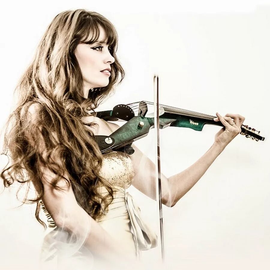 Play the french. Космическая скрипка. Elya Violin. Софи Брэнсон (скрипка) Sophie Branson, Violinist.. Original Electric Violin.