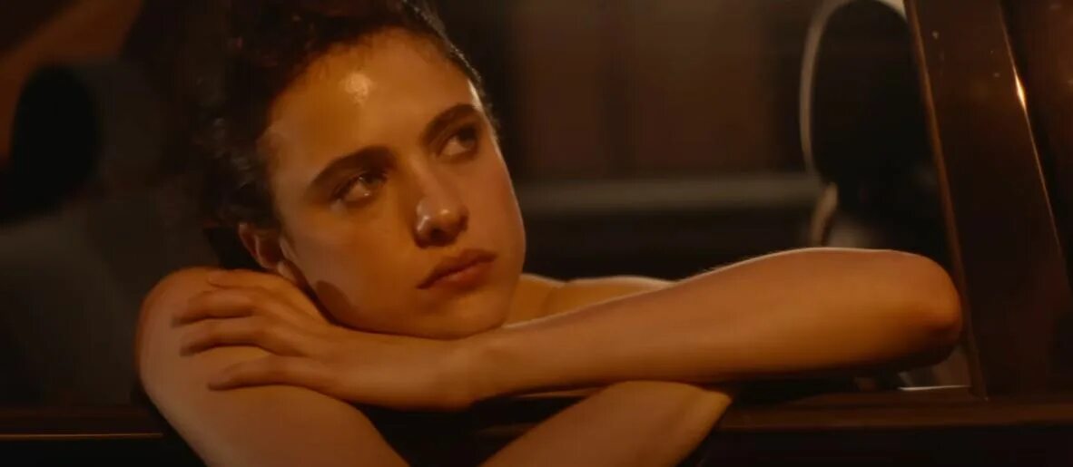 Кристин куинн горячие. Тони коллетт 2021. Starring at her. Пинк американская певица на шоу. Starring at her.