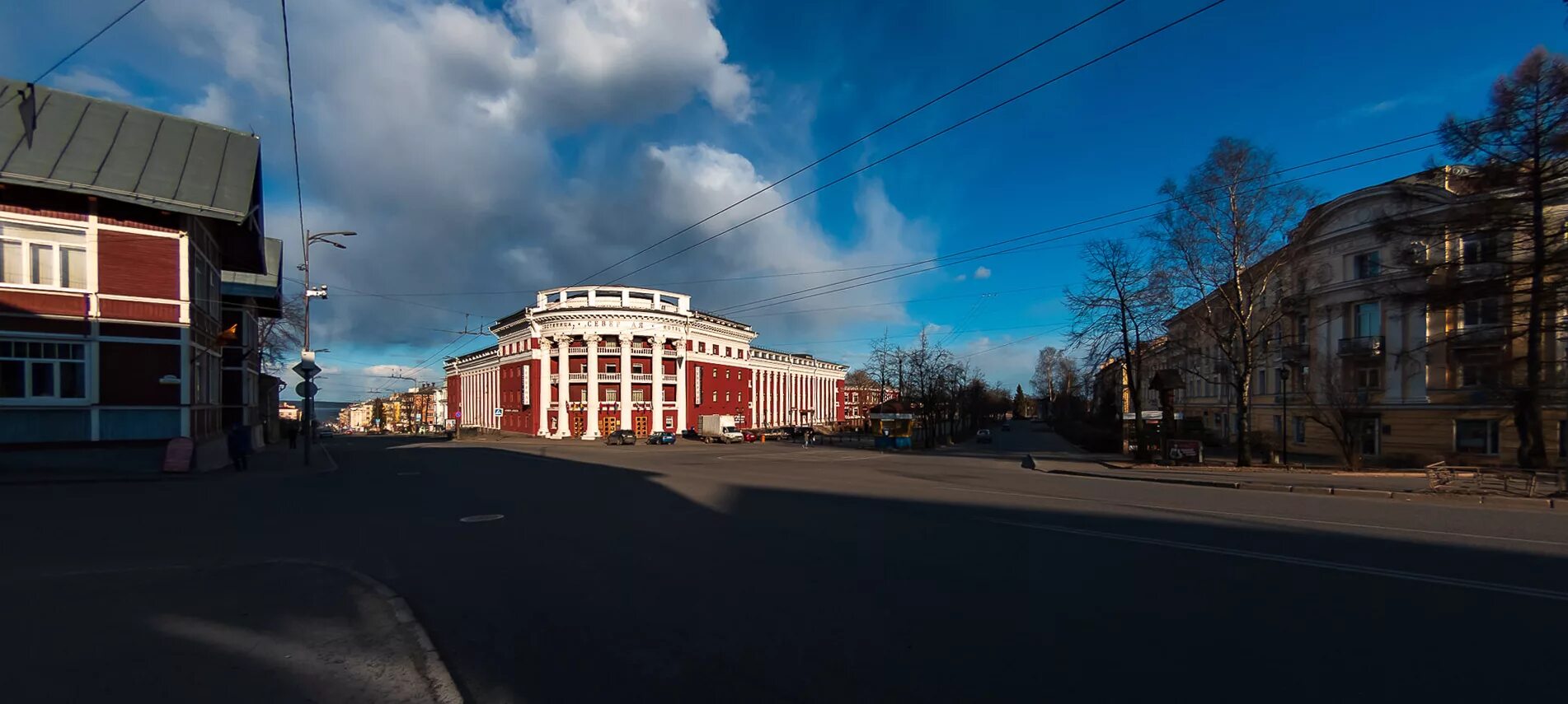 Петрозаводск Центральная улица. Фотохудожники г Петрозаводска. Столица на Онего Петрозаводске. Петрозаводск Центральный район фото.