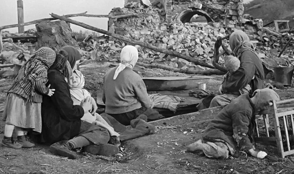 Повседневность в советском тылу. Разрушенная деревня 1945 ВОВ. Голод в Великую отечественную войну 1941-1945. Убитые мирные жители в войну 1941-1945.