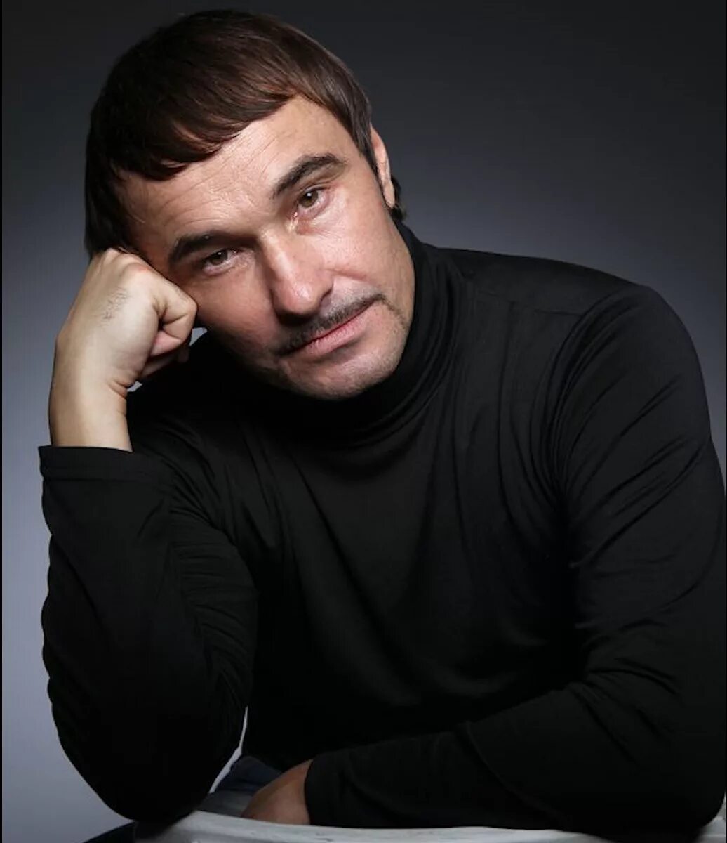 николаев, валерий валерьевич. сколько лет актеру валерию.