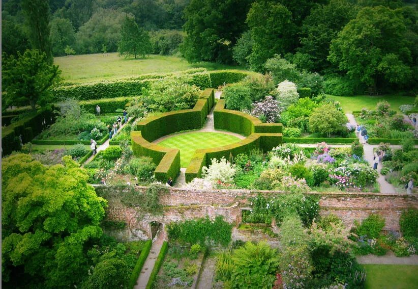 The great garden. Боскеты версальского парка. Сады италии с монти доном. Англия деревня кэмбэлфорд ланшадф садов. Поместье территория ландшафт англия.
