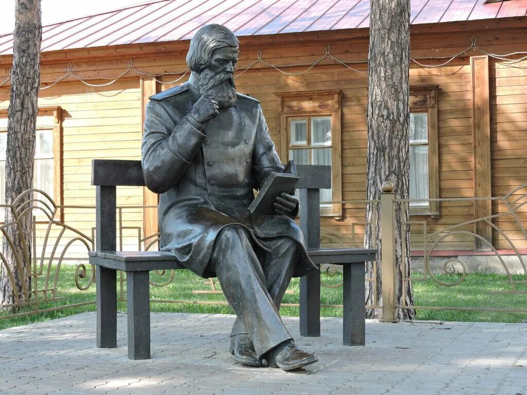 Бехтерева елабуга. Музей бехтерева в елабуге. музей уездной медицины в елабуге. музей уездной медицины имени в. м. бехтерева. памятник шишкина в елабуге.