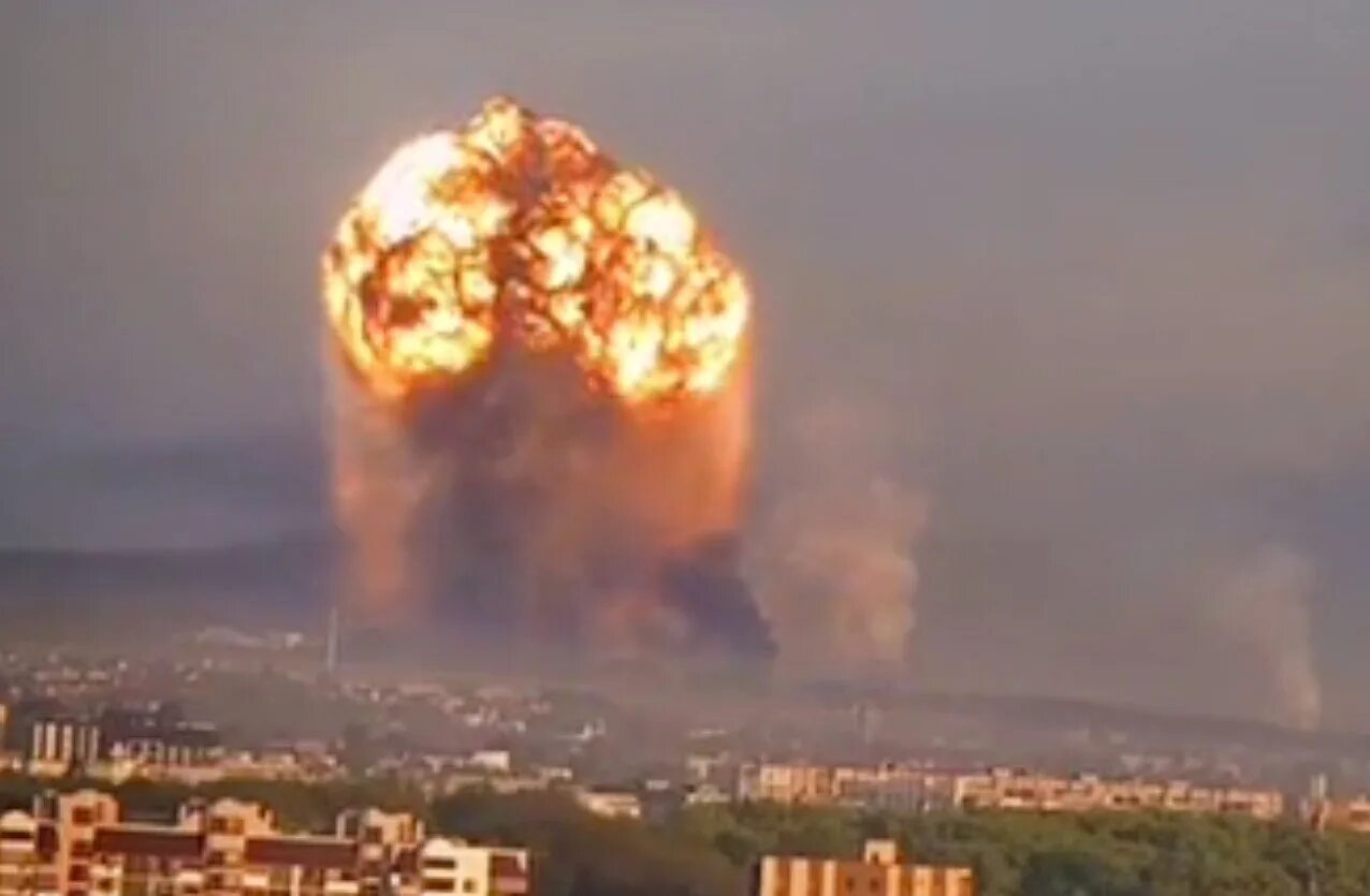 Массированный удар по территории украины сегодня. Взрыв ракеты. Взрыв корабля. Взрыв земли.