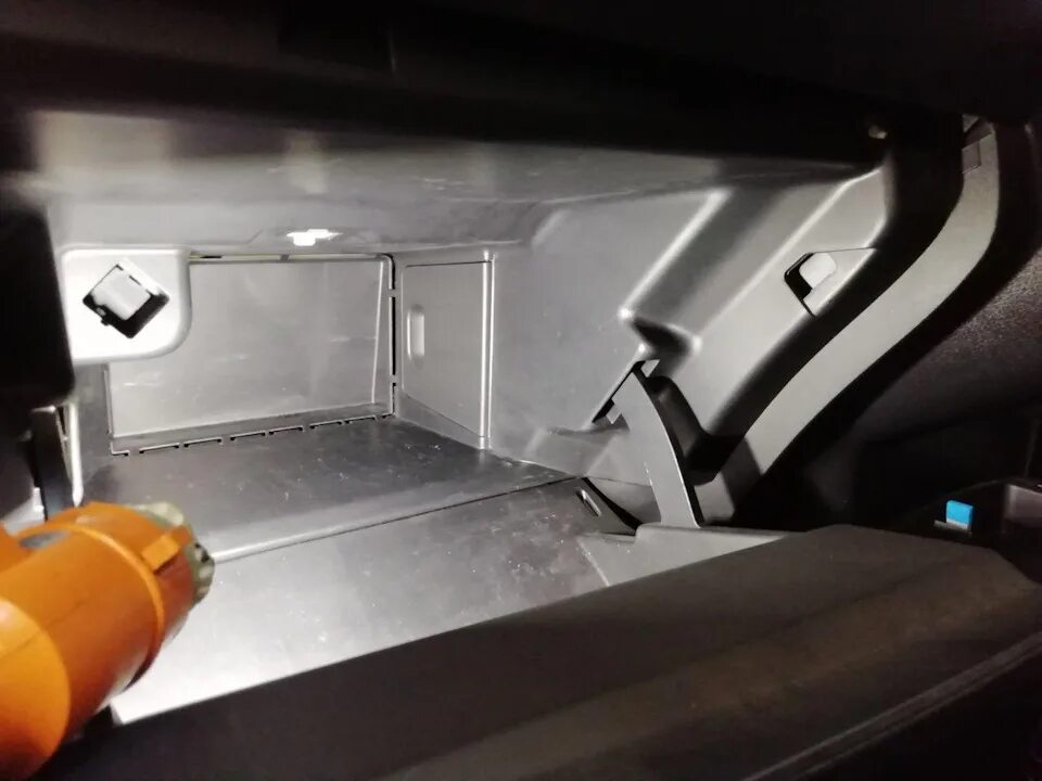 Как поменять салонный фильтр ниссан Замена салонного фильтра на Nissan Note DRIVE2