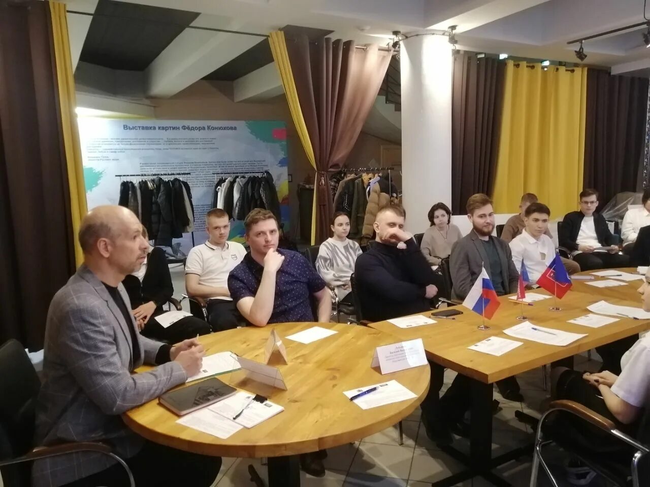 Первомайский забег в ростове. Сайт активные ростовчане. Опрос о мероприятии. Всероссийский день ходьбы. Веломарафон в ростове.