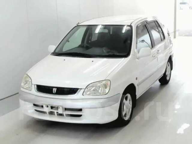 Raum 2002. Салон. В. Toyota raum 2002. Тойота раум 99 года.