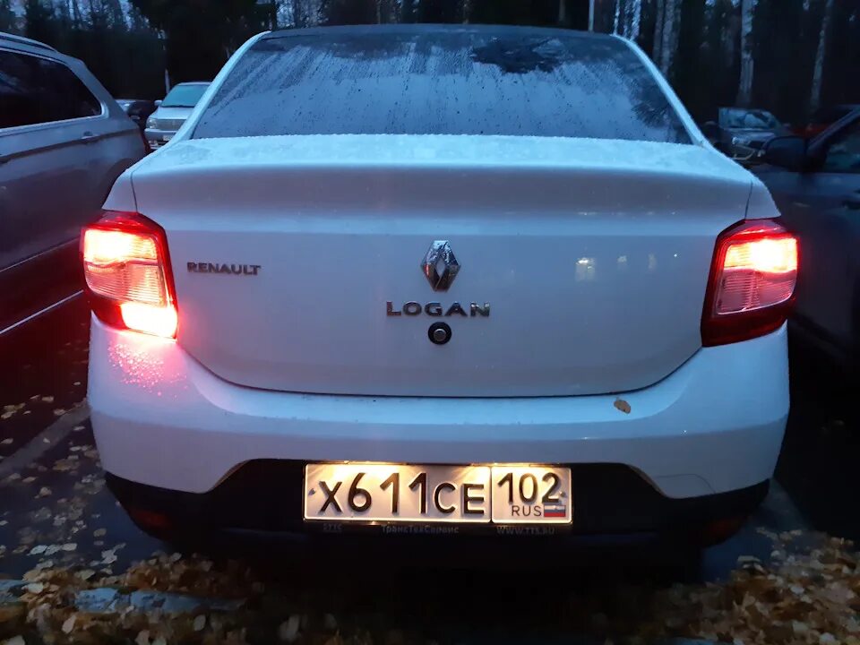 Логан 2017 лампы. Задние лампочки рено логан 2. лампа заднего хода логан. задние противотуманные фары рено логан 2. рено логан 2 задняя.