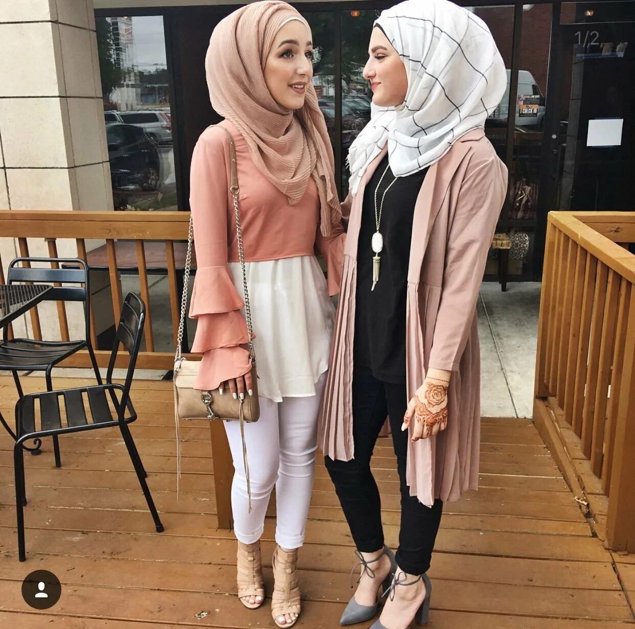 Модная мусульманская. Хиджаб Фешион. Стиль мусульманки хиджаб Фешион. Hijab Moda 2020 одежда.