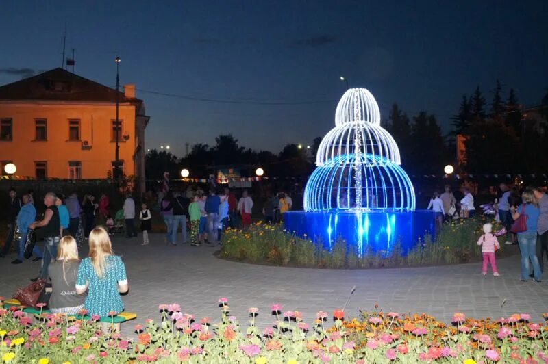 Погода в донском тульской области на неделю. Сквер Донской Тульской области. Парк Юбилейный Донской. Парк в Донском Тульская область. Тульская область г Донской фонтан у. Молодцова.