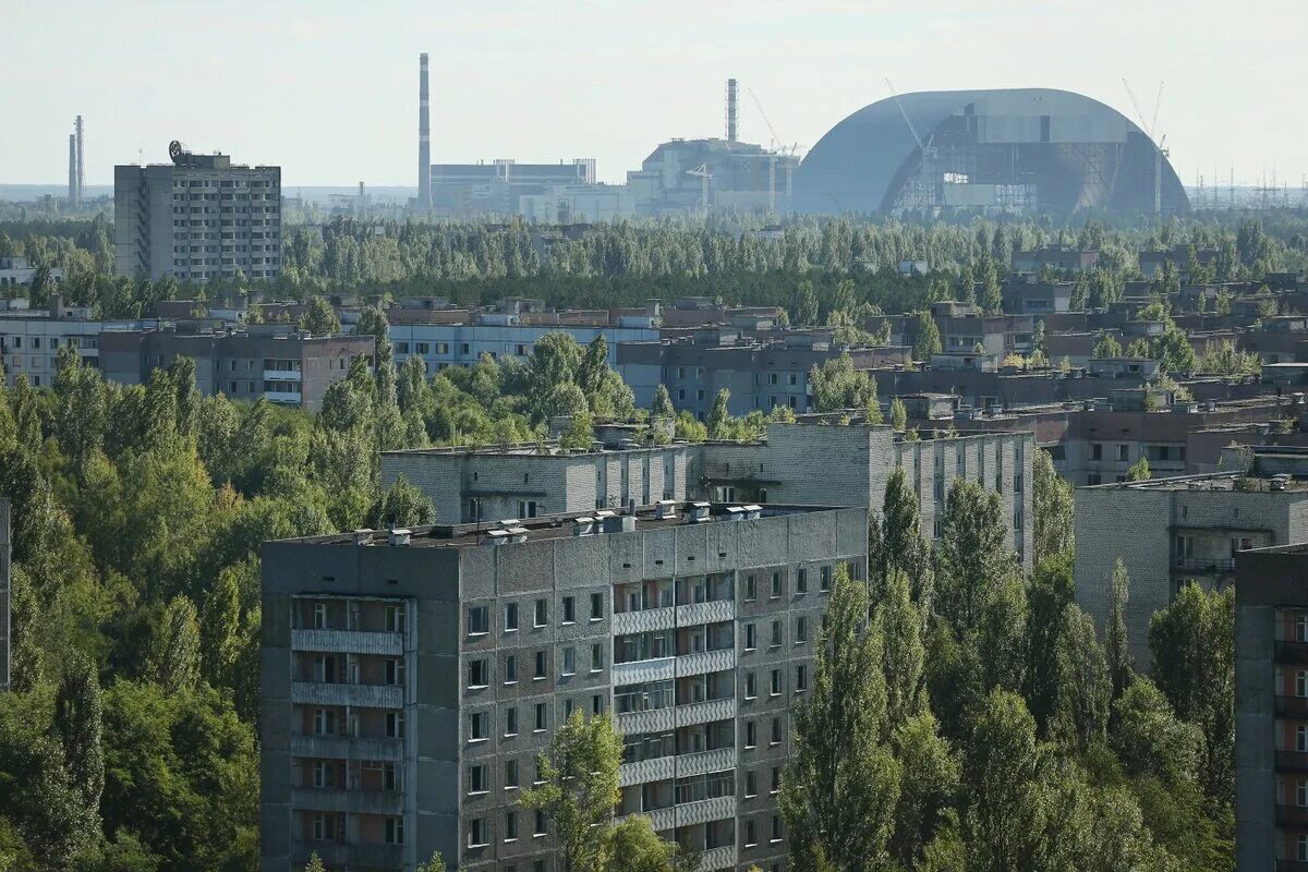 Чернобыльская АЭС И город Припять. Чернобыль город Припять сейчас. Припять зона отчуждения 2021. Чернобыль город Припять АЭС.