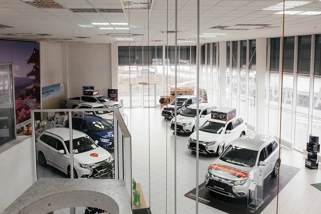 Автосалон клик авто. Автомобиль клик-. Азимут авто новосибирск. Автосалон клик авто. Автомобиль в автосервисе.