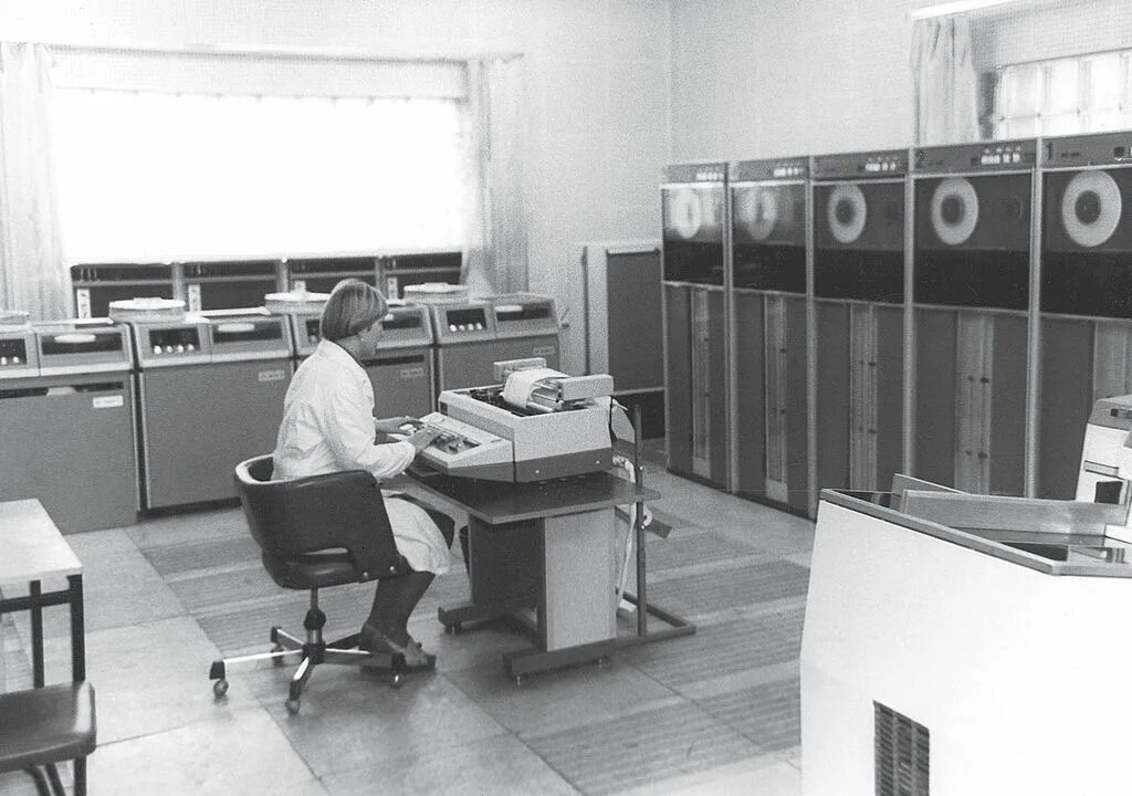 ЕС-1060. Наири 3 ЭВМ. IBM-360, IBM-370, ЕС ЭВМ, см ЭВМ. Вычислительный центр Академии наук СССР. Ас эвм