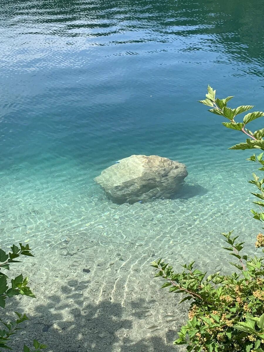 Тургояк самое чистое озеро. Прозрачное озеро в Советске. Глубокое прозрачное озеро. Самое чистое море. Видеть чистое озеро
