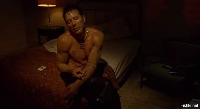 По прозвищу пуля 1996. Микки рурк пуля. Микки рурк 1995 пуля. Микки рурк 1996. Микки рурк 1996.