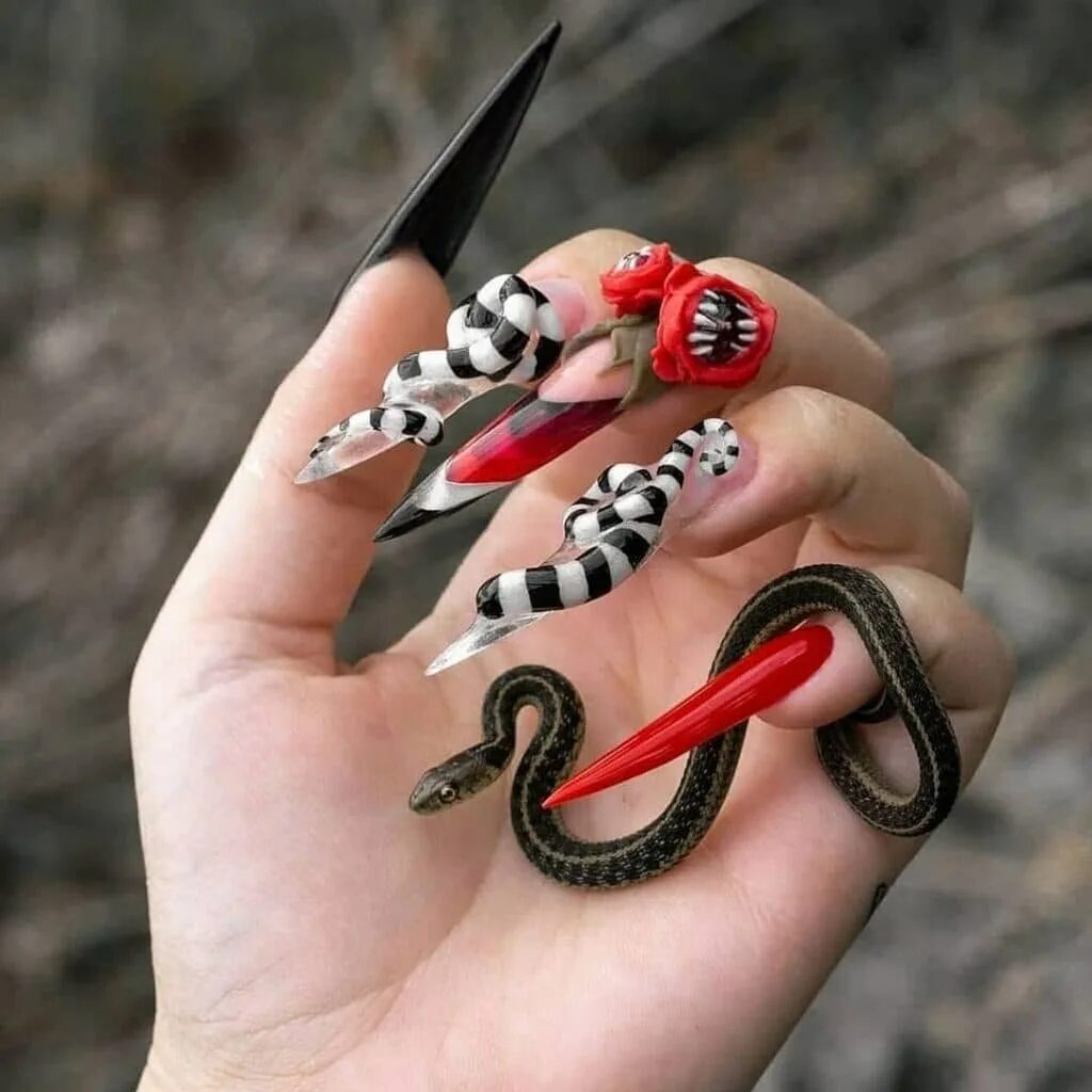 маникюр зима 2022 креативные. креативные ногти 2020. необычный красивый маникюр 2022. маникюр 2022. маникюр с китом.