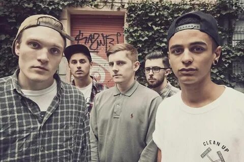 Neck deep