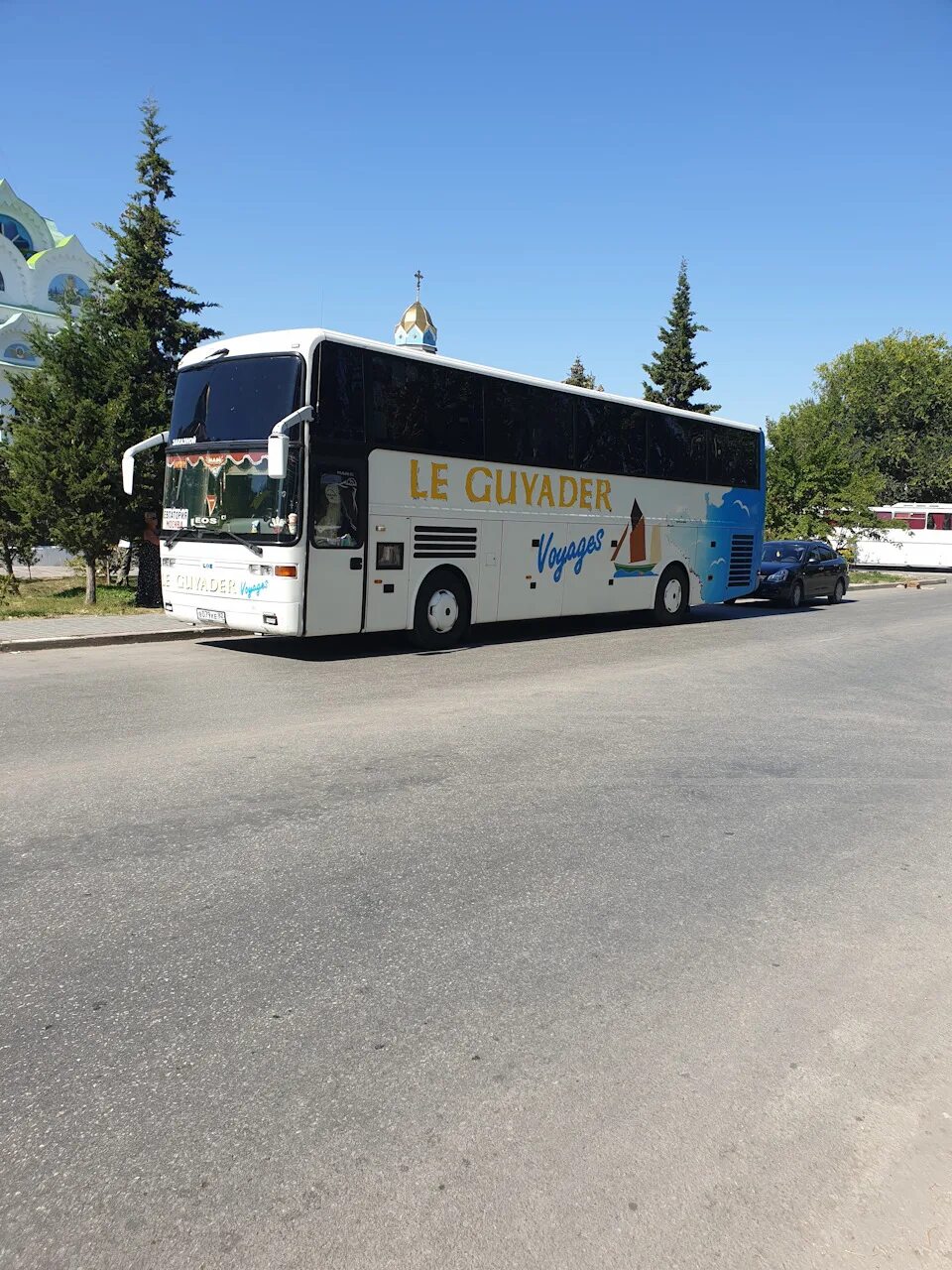 Медуза тур автобус. Медуза тур автобус. Автобус москва крым. Автобус москва керчь. Медуза тур автобус москва керчь.