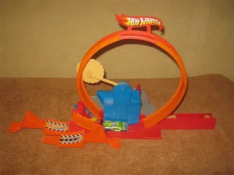 Hot wheels инструкции по сборке. Трек мертвая петля hot Wheels. Hot Wheels циклотрон мертвая петля. Трек hot Wheels лаборатория мутаций: мертвая петля. Хот Вилс трек дракон мёртвая петля
