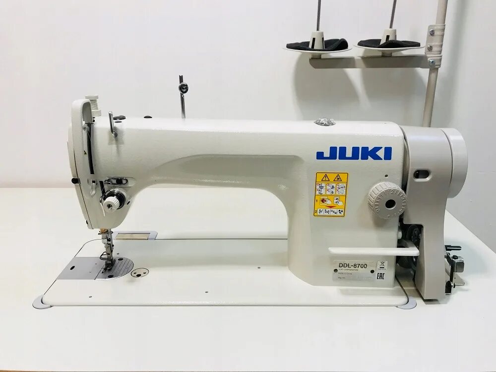 Прямострочная швейная машинка. Промышленная швейная машина Juki DDL-8700. Швейная машинка Juki DDL 8700. Швейная машина Juki DDL-8700-7. Челночный комплект для Juki 8700.