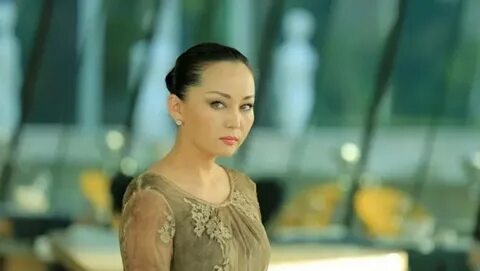 Yigitlar oriq xitoylik ayolni gangbang qilishdi