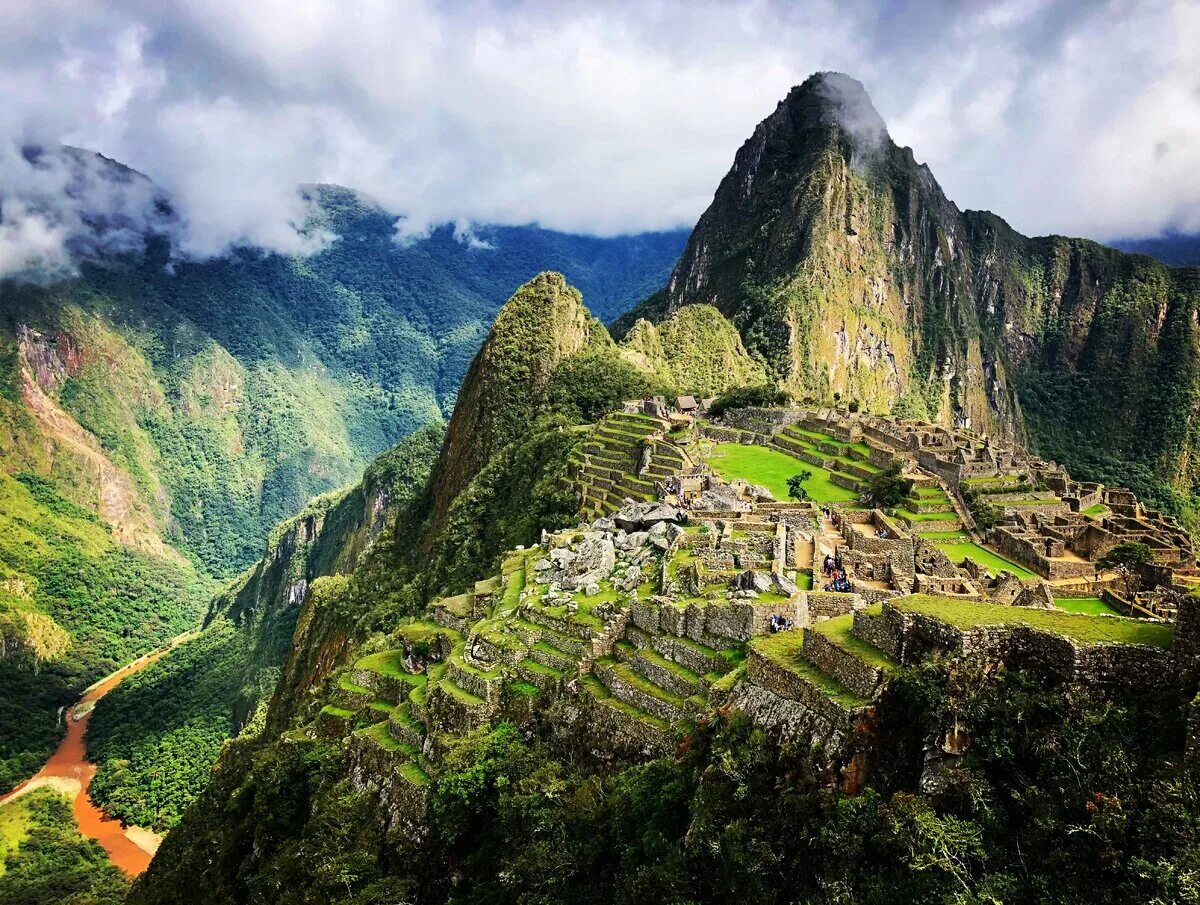 Лицо мачу пикчу. Гора лицо человека в мачу пикчу. Мачу-пикчу лицо в горах. Мачу-пикчу лицо в горах. Лицо мачу пикчу.