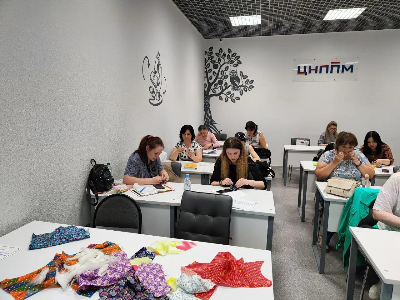 Afficher l'image d'origine International interior design, Classroom design, Offi