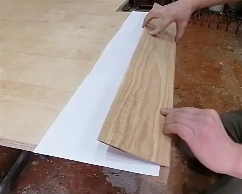 Как заменить шпон на двери своими руками Add molding to old slab doors Diy door, Door frame molding, Door makeover
