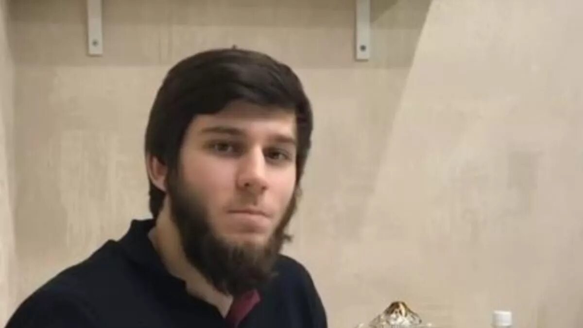 Мирзеханов алибек магидинович. Хиза и пр директор. Дагестанский блоггер хиза. Алибек мирзеханов суд. Арс зу блоггер из дагестана.